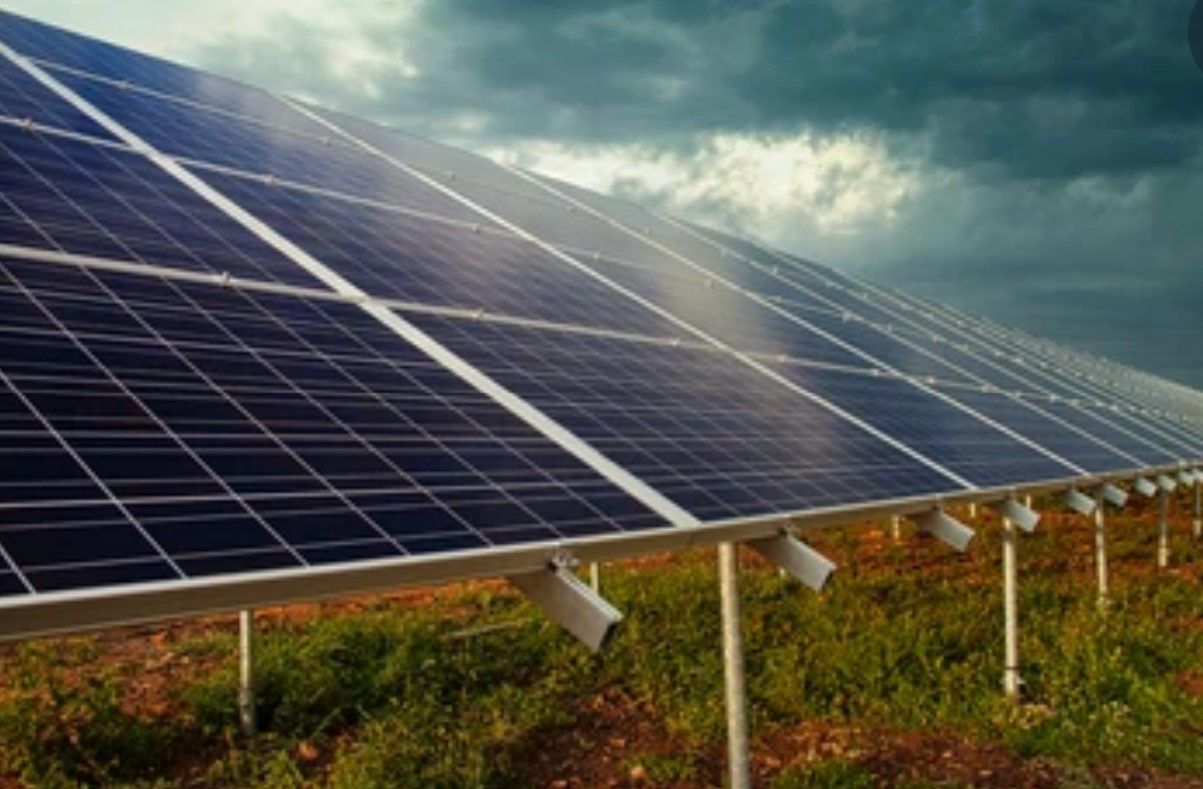 100% Solar Community Barely Affected by Hurricane Ian | ReNu-Solar